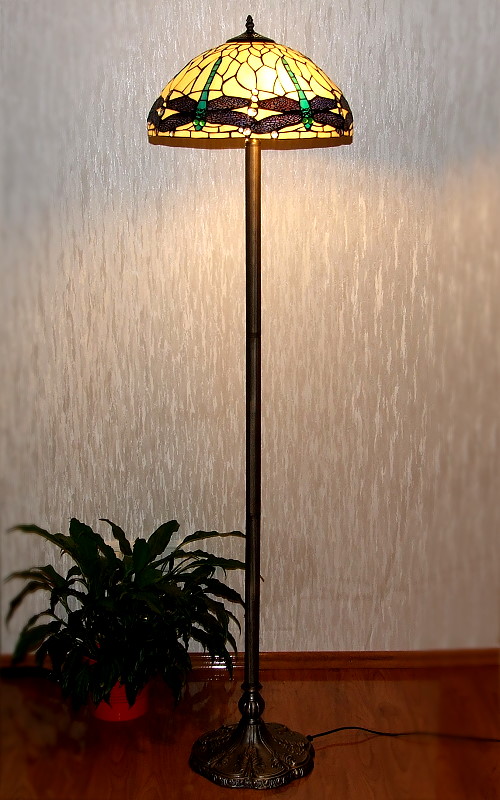 Stehlampe im Tiffany Stil L48