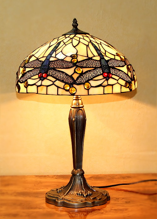 Tischleuchte im Tiffany Stil P61
